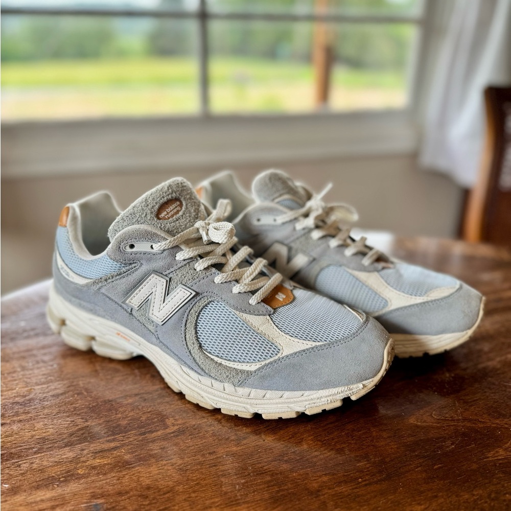 New Balance 2002R